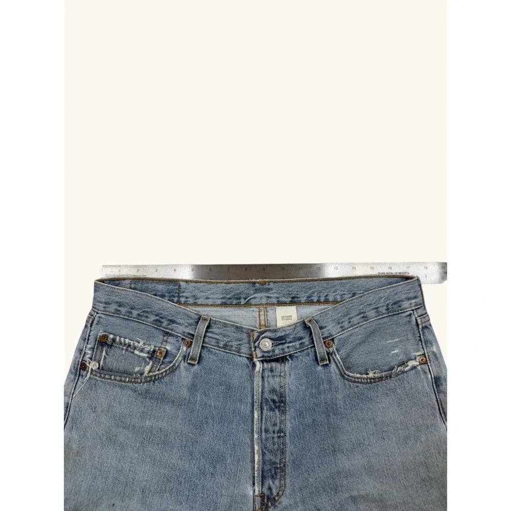 Vintage Levis 501 Mens Light Wash Denim Straight Leg Button Fly Jeans 35x29